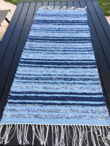Teppichläufer finnischer Art, hellblau - dunkelblau, 50 x 116 cm, handgewebt
